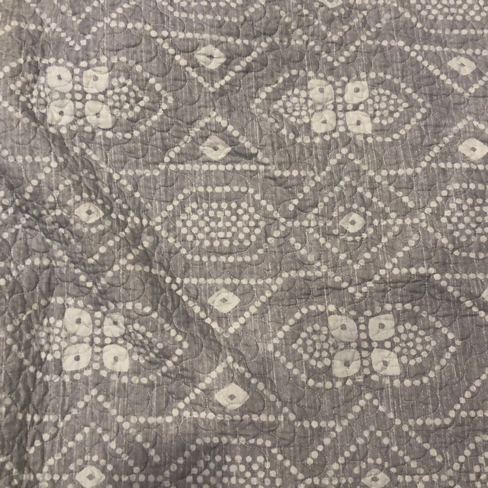 Reversible Full sized bed spread with two shams